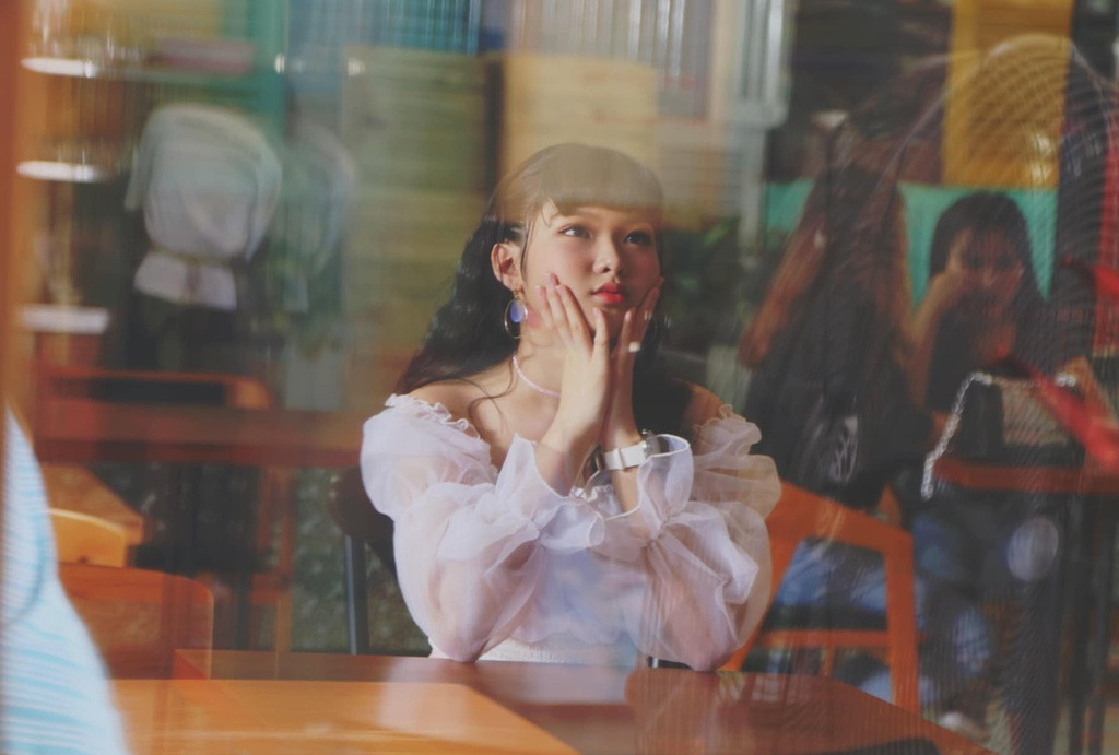 SGO48 là nhóm nhạc chị em của AKB48. AKB48 có thâm niên 15 năm hoạt động là nhóm nhạc nữ nổi tiếng nhất Nhật Bản. AKB48 có thêm vô số nhóm chị em ngoài SGO48, chẳng hạn SKE48, SDN48, NMB48, HKT48 tại Nhật Bản, JKT48 (Indonesia), TBE48 (Đài Loan), BKN48 (Thái Lan)…