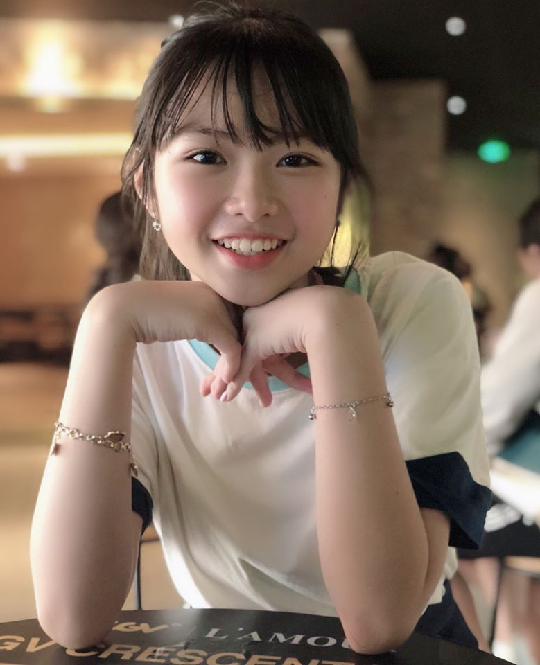 Center là vị trí mà bất cứ thành viên nào của SGO48 cũng như những nhóm chị em của AKB48 đều mong chờ. Cô gái đảm nhận vị trí center được đứng trung tâm trong suốt phần trình diễn.