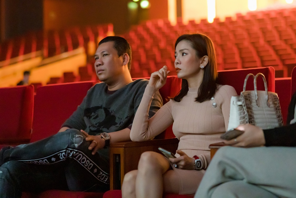 Thực hiện liveshow kỷ niệm 20 năm ca hát, Lệ Quyên được ông xã ủng hộ hết mình.