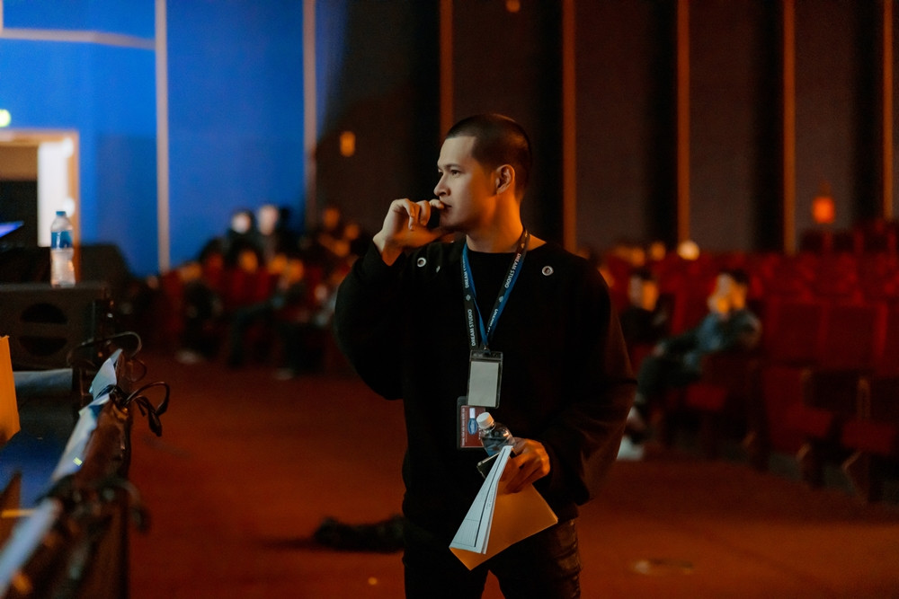 Q show 2 kỷ niệm 20 năm ca hát của Lệ Quyên do Việt Tú làm đạo diễn.