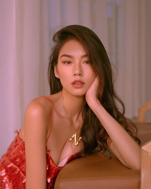 Nhan sac 4 my nhan Viet lot “100 guong mat dep nhat the gioi“