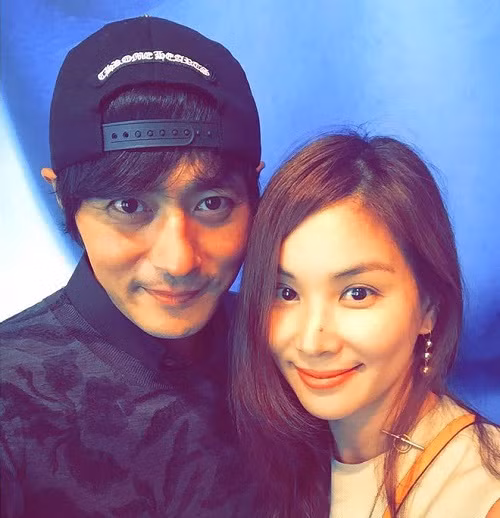 Jang Dong Gun lo tin nhan tim gai tre mua vui, mo tiec thac loan-Hinh-2