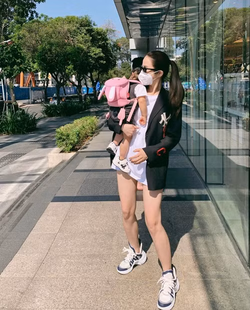 Diệp Lâm Anh khi lui về chăm sóc gia đình và con cái.