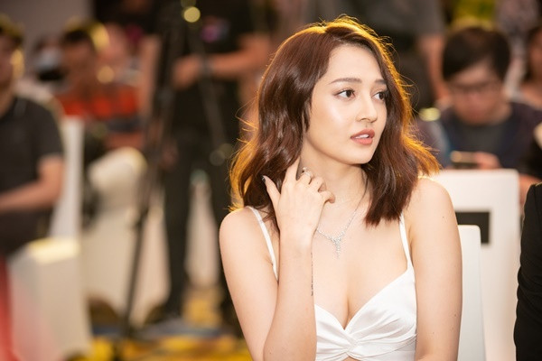 Phim vẫn xoay quanh 4 người bạn thân thiết trong “hội ế” là Camy, Quỳnh Lam, Linh Đan và Ken. Tuy nhiên, câu chuyện phim diễn ra ở thời điểm “hội ế” đã có một thời gian dài không gặp nhau do mỗi người bận theo đuổi cuộc sống và sự nghiệp riêng của mình. Họ chỉ hội ngộ vào kỷ niệm ngày cưới 3 năm của Camy, sau đó đối mặt với sóng gió mới trong cuộc sống và những mối quan hệ riêng của mỗi người.