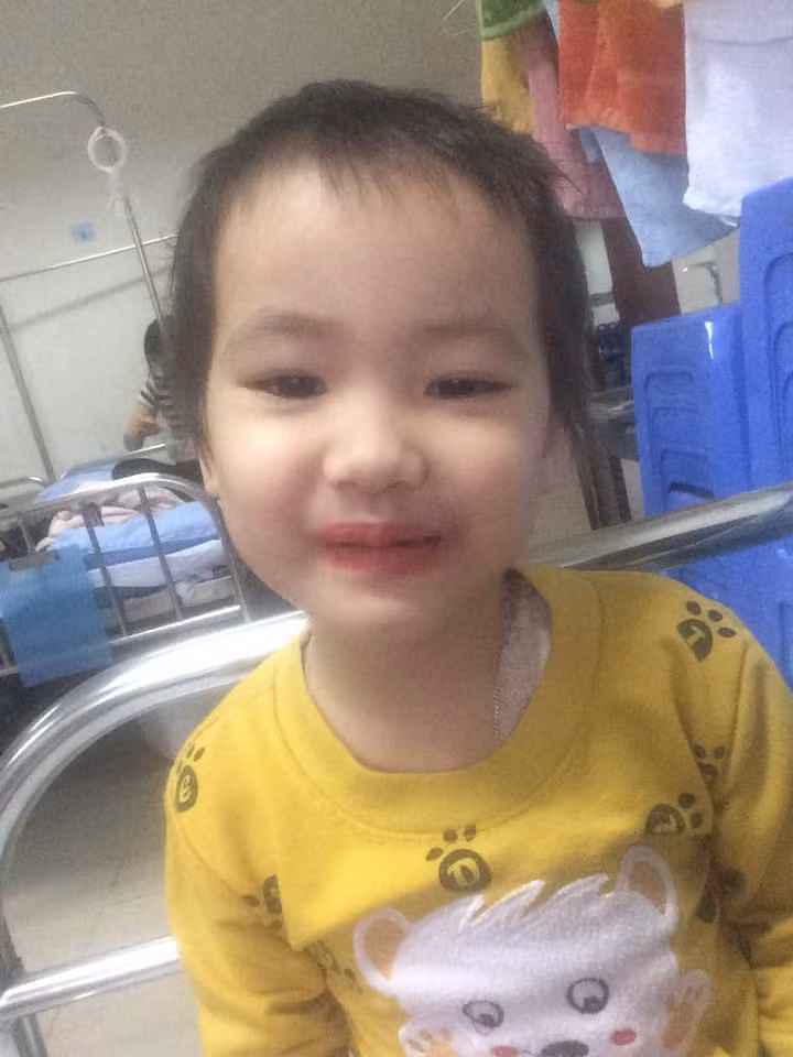 Trước khi qua đời Hà My từng mong muốn khỏe mạnh để trở lại sàn diễn một lần nữa. Thế nhưng cô gái bé nhỏ đã chưa kịp thực hiện ước mơ của chính mình. Ảnh: FB