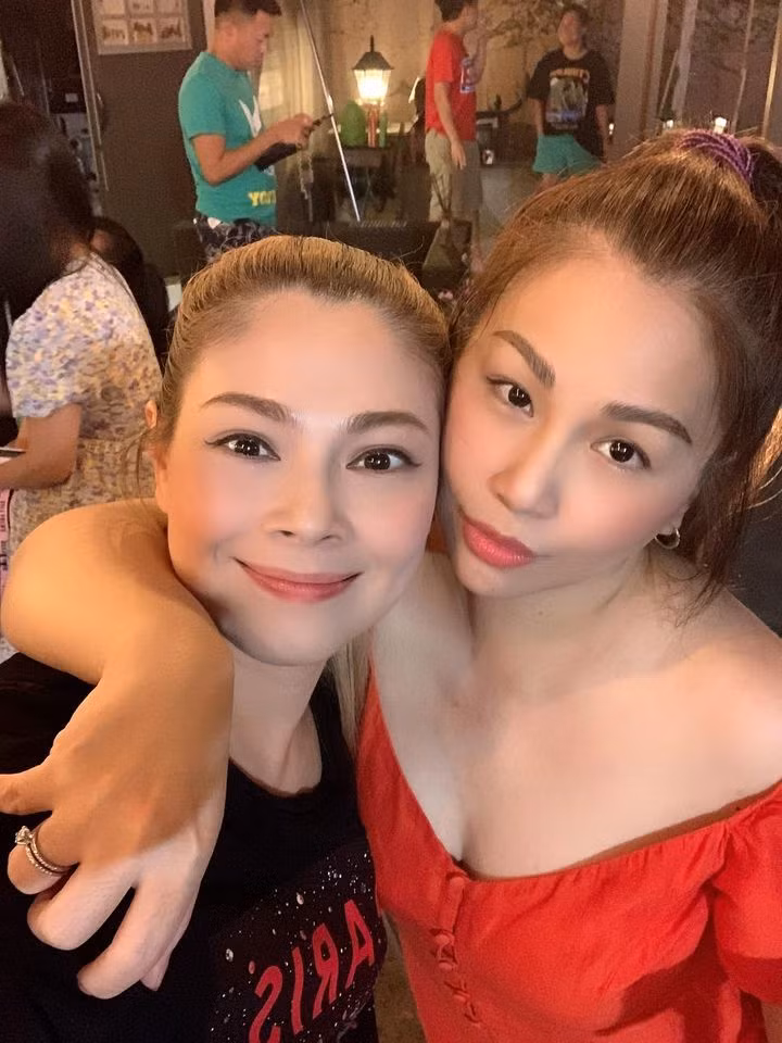 Thanh Thảo "đột nhập" nhà vợ chồng Minh Tuyết - Diệp Nghi Keith. Buổi tiệc diễn ra rất vui vẻ với thức ăn ngon, không khí thân mật.