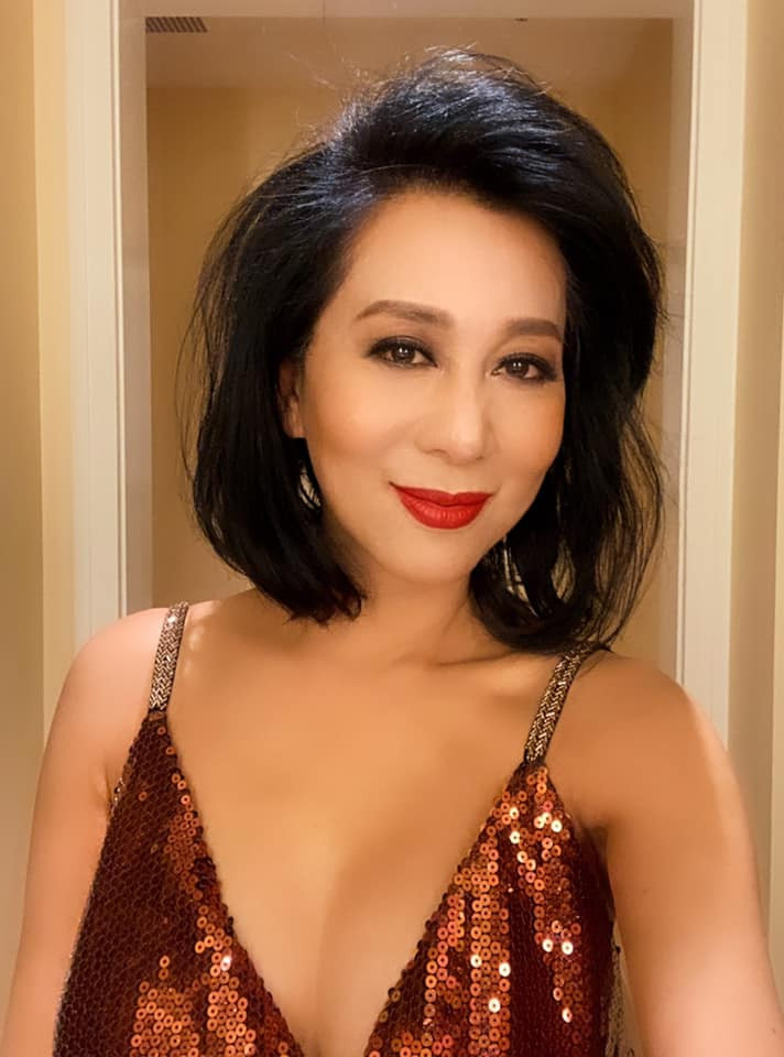 Không chỉ được yêu mến bởi cách dẫn dắt chương trình có duyên, nữ MC còn khiến nhiều người phát ghen với vẻ đẹp không tuổi.