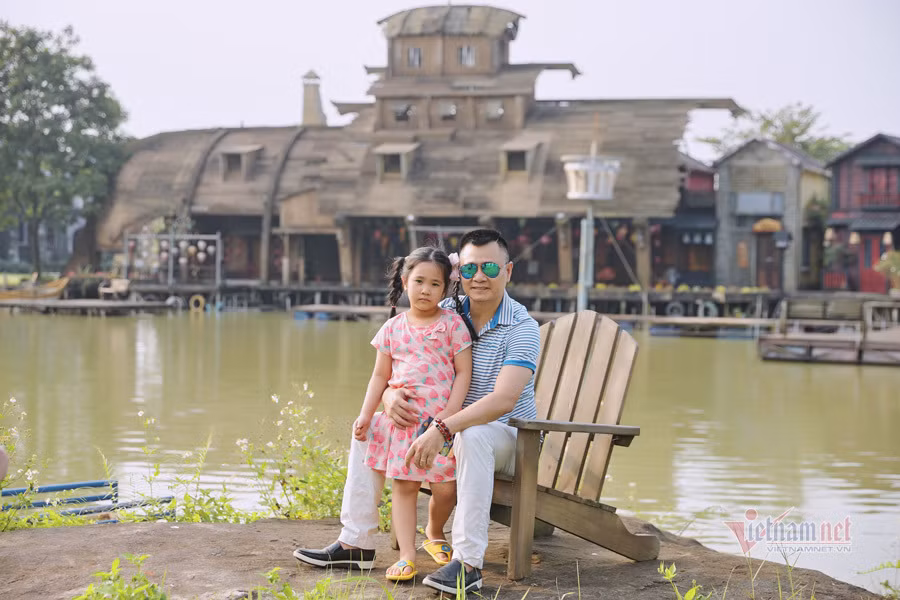 Tự Long chia sẻ, con gái là người sống rất tình cảm, yêu thương em.