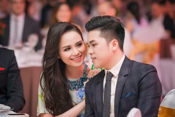 Sau tin don ly hon, Hoa hau Diem Huong co ban trai moi?-Hinh-2