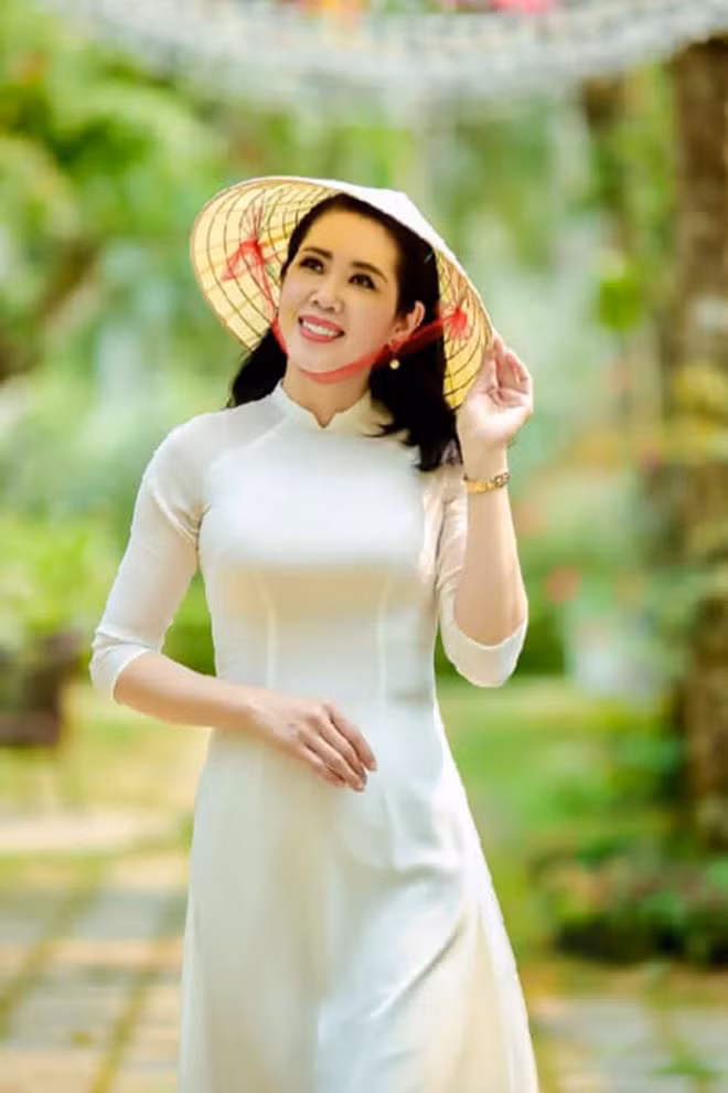 Sở hữu nhan sắc xinh đẹp cùng chiều cao 1m70, các số đo 84-65-88, cô được đánh giá cao và dường như chiếc vương miện đã nắm chắc trong tay. Tuy nhiên, đến phút chót chiếc vương miện danh giá đã thuộc về Hà Kiều Anh và Vi Thị Đông chỉ giành được ngôi Á hậu 1.