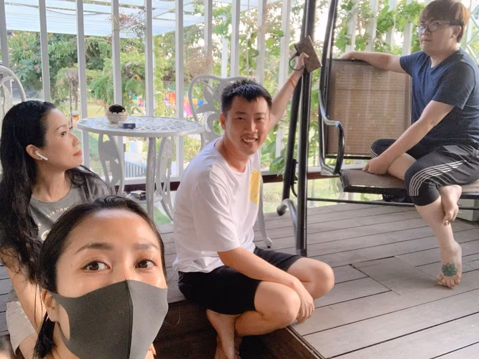 Cuoc song cua Trinh Kim Chi va sao Viet the nao khi cach ly toan xa hoi?