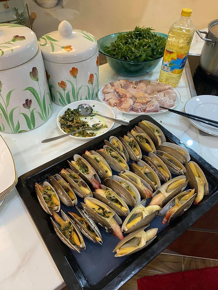  Tài nấu ăn của Ý Lan không phải dạng vừa.