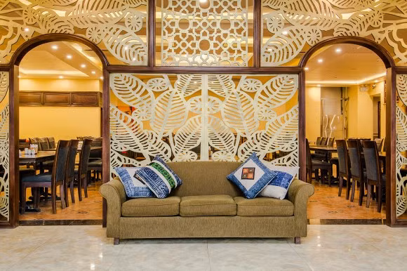 Ngoc Khue rao ban khach san 110 ty, ban be ua vao khen giau-Hinh-2