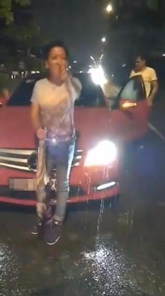 Một năm sau, Trường Giang tiếp tục rơi vào tình trạng mất kiểm soát vì say. Không vui vẻ như tiệc sinh nhật của Nhã Phương, lần này ma men đã khiến nam danh hài vướng thị phi vì bị va chạm giao thông.