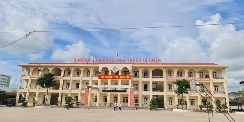 Hai Phong: Truong tra lai phu huynh hang tram trieu tien lap tram bien ap