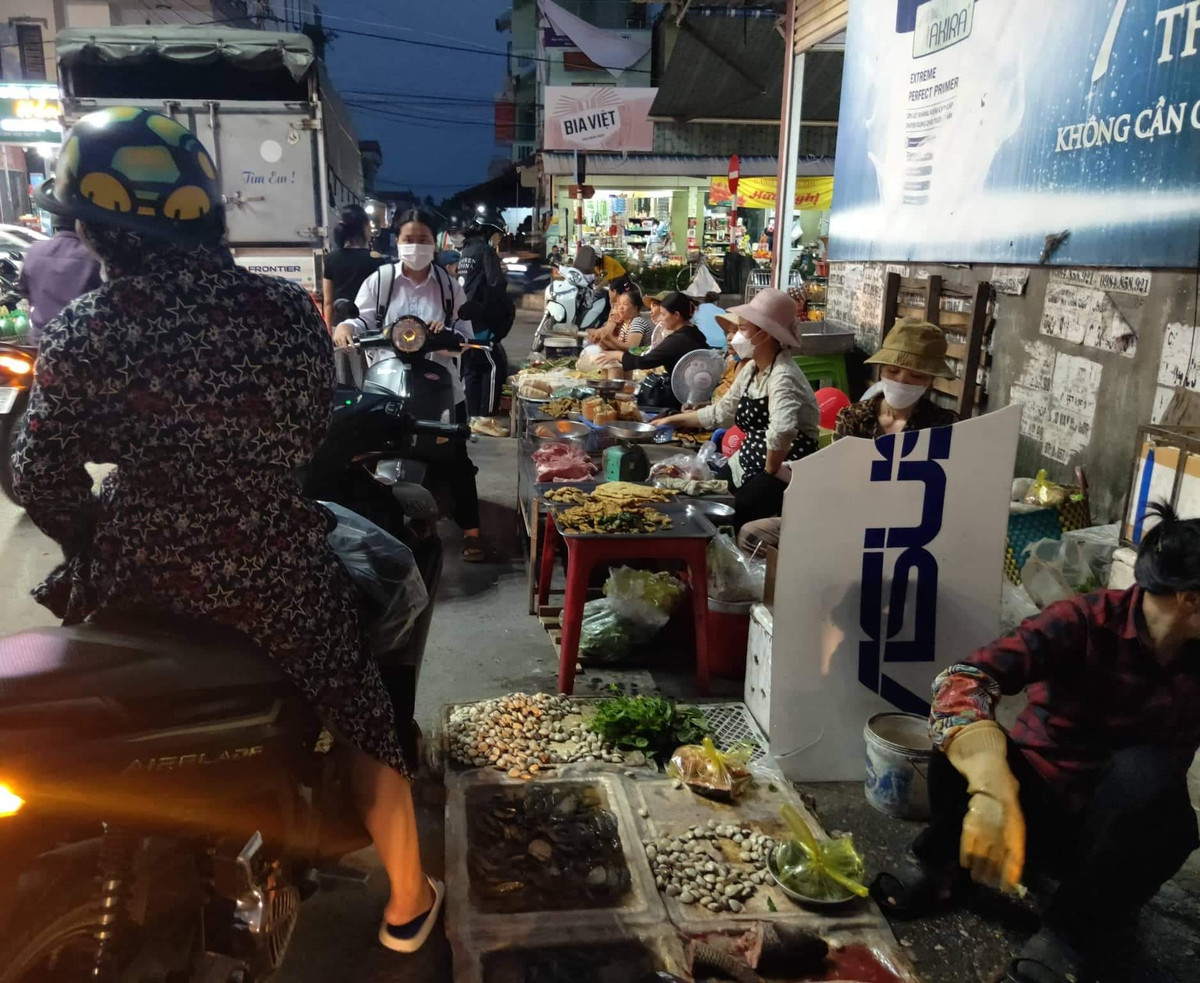 Hai Phong: Nghich ly cho moi bo hoang, dan hop cho ngoai duong