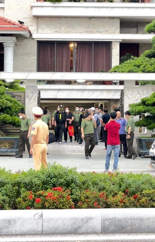 Can canh kham xet nha rieng nguyen Chu tich UBND TP Ha Long-Hinh-2