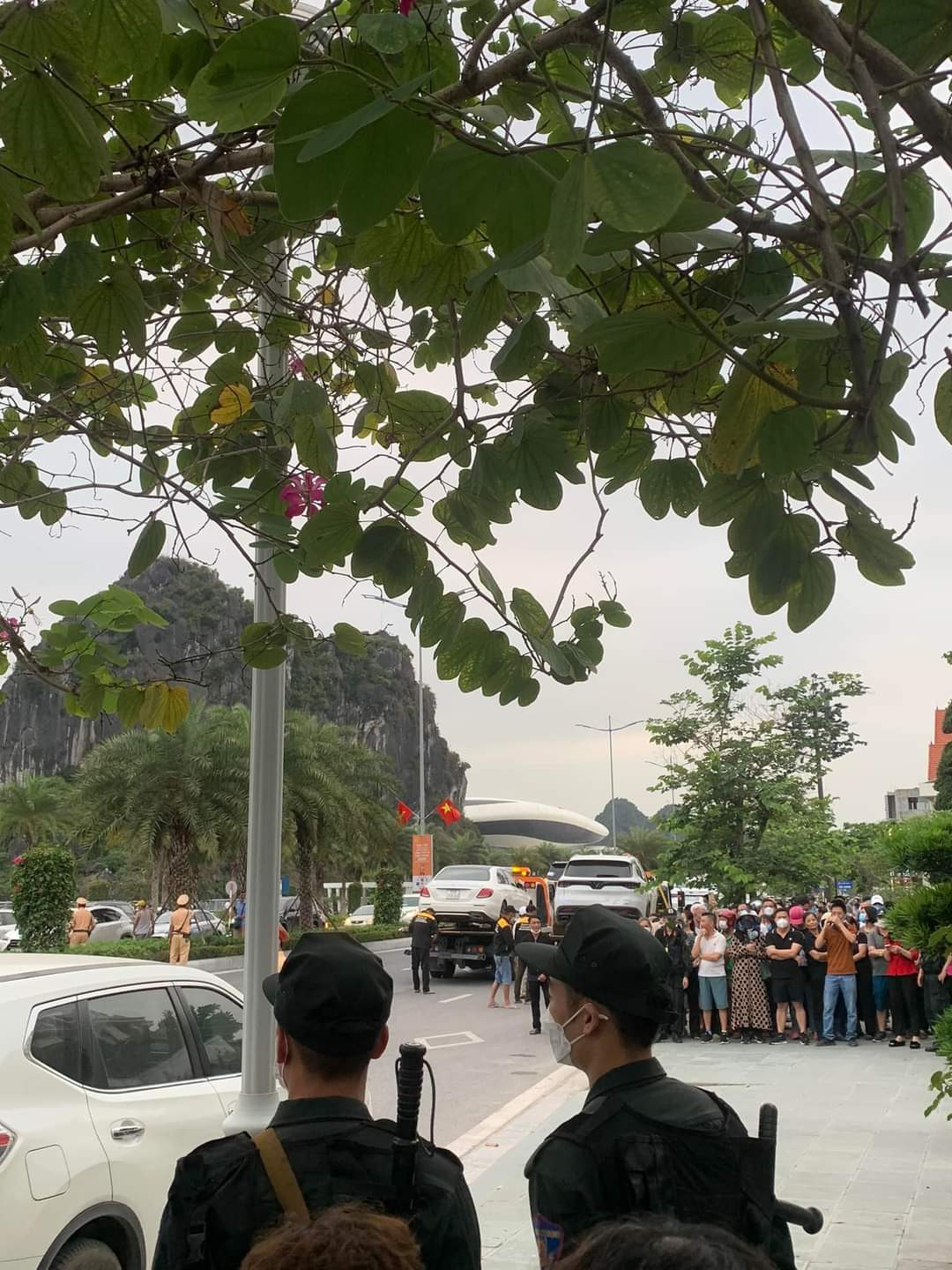 Can canh kham xet nha rieng nguyen Chu tich UBND TP Ha Long-Hinh-8