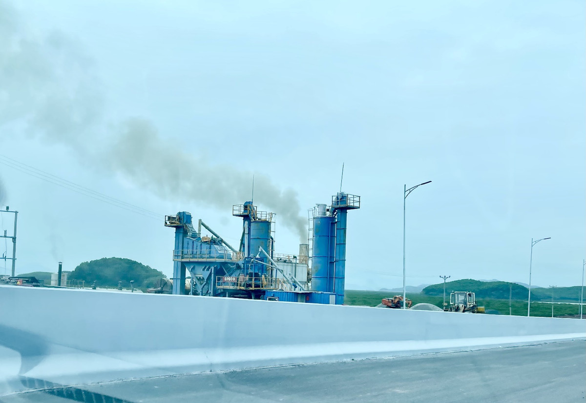 Cong ty Hoa Hiep bi phat 50 trieu dong vi xa thai vuot muc