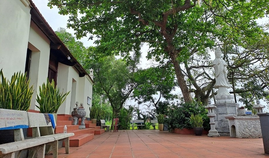 Di tim loi giai ngoi mieu o Hai Phong cu xay len la bi set danh-Hinh-3