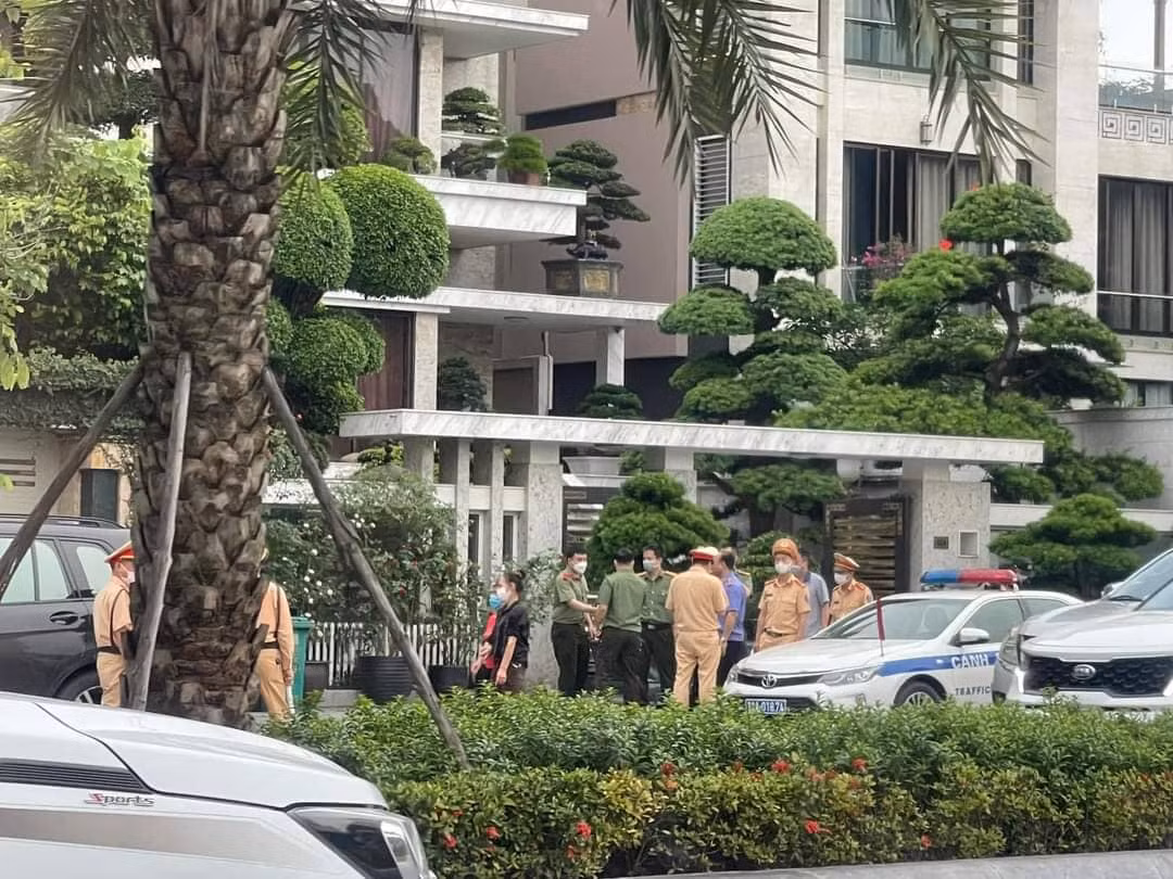 Quang Ninh: Kham nha nguyen Chu tich TP Ha Long Pham Hong Ha-Hinh-5