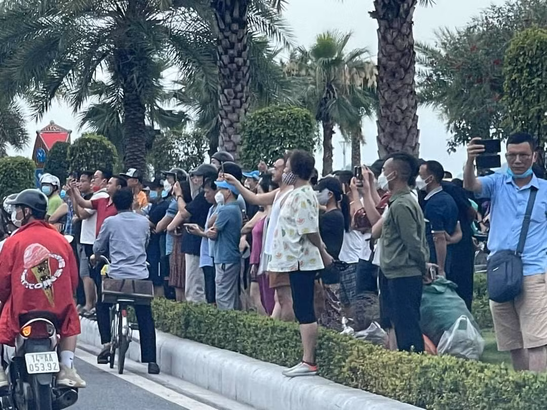 Quang Ninh: Kham nha nguyen Chu tich TP Ha Long Pham Hong Ha-Hinh-6