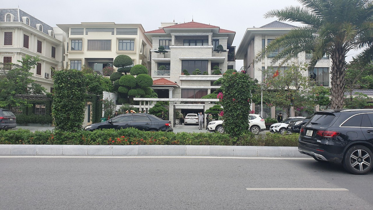 Quang Ninh: Kham nha nguyen Chu tich TP Ha Long Pham Hong Ha