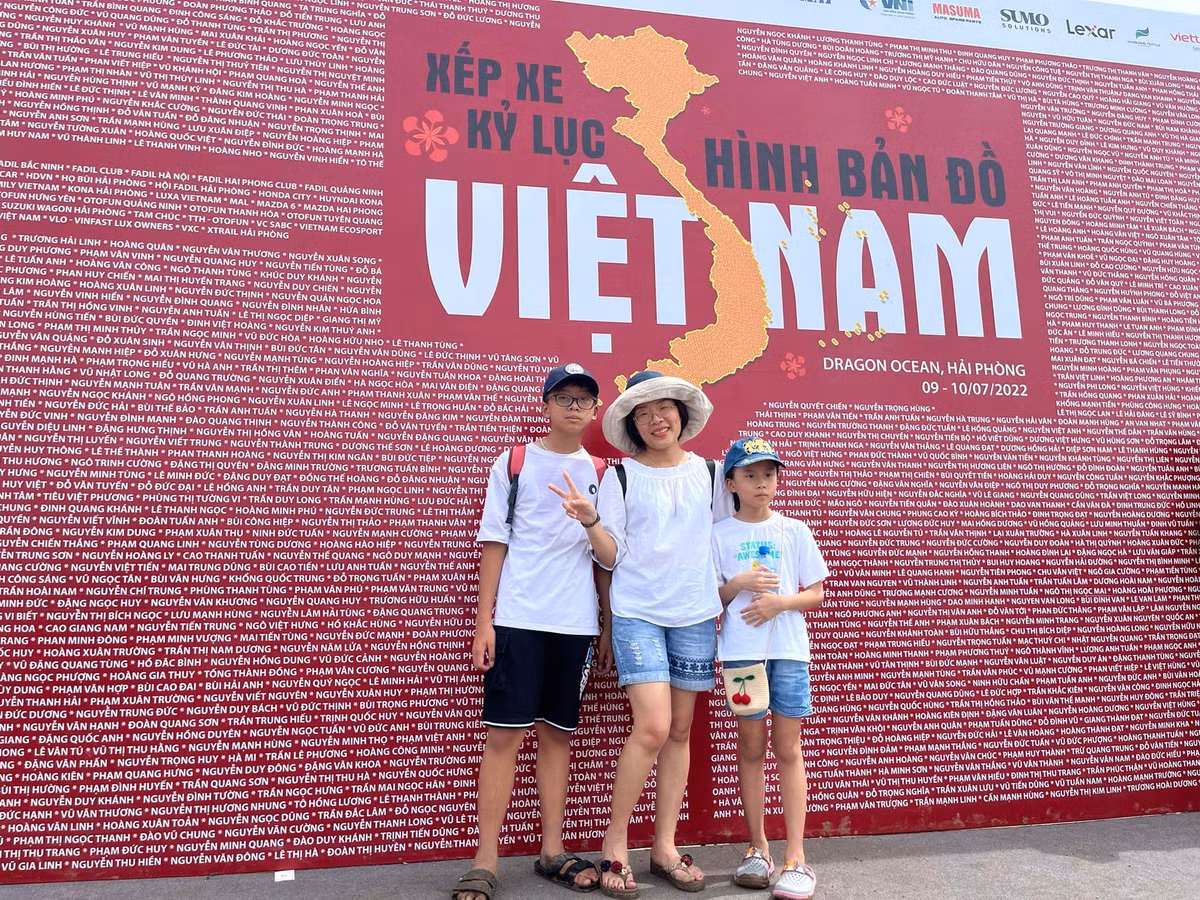 Gan 2.000 o to xep hinh ban do Viet Nam lon nhat tu truoc den nay-Hinh-5