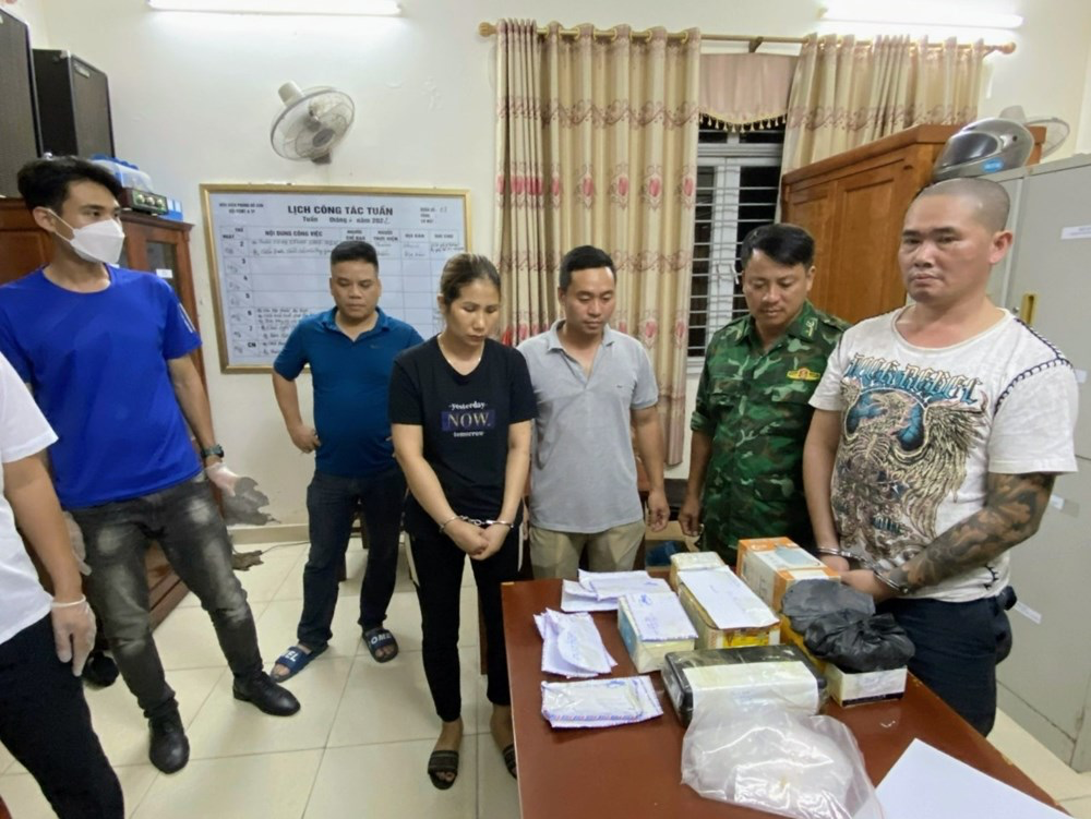 Hai Phong: Bat cap vo chong cam dau duong day mua ban ma tuy