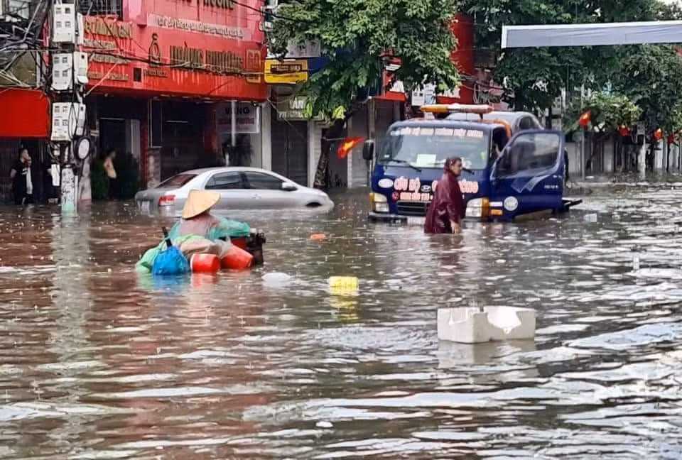 Hai Phong ngap sau trong bien nuoc-Hinh-2