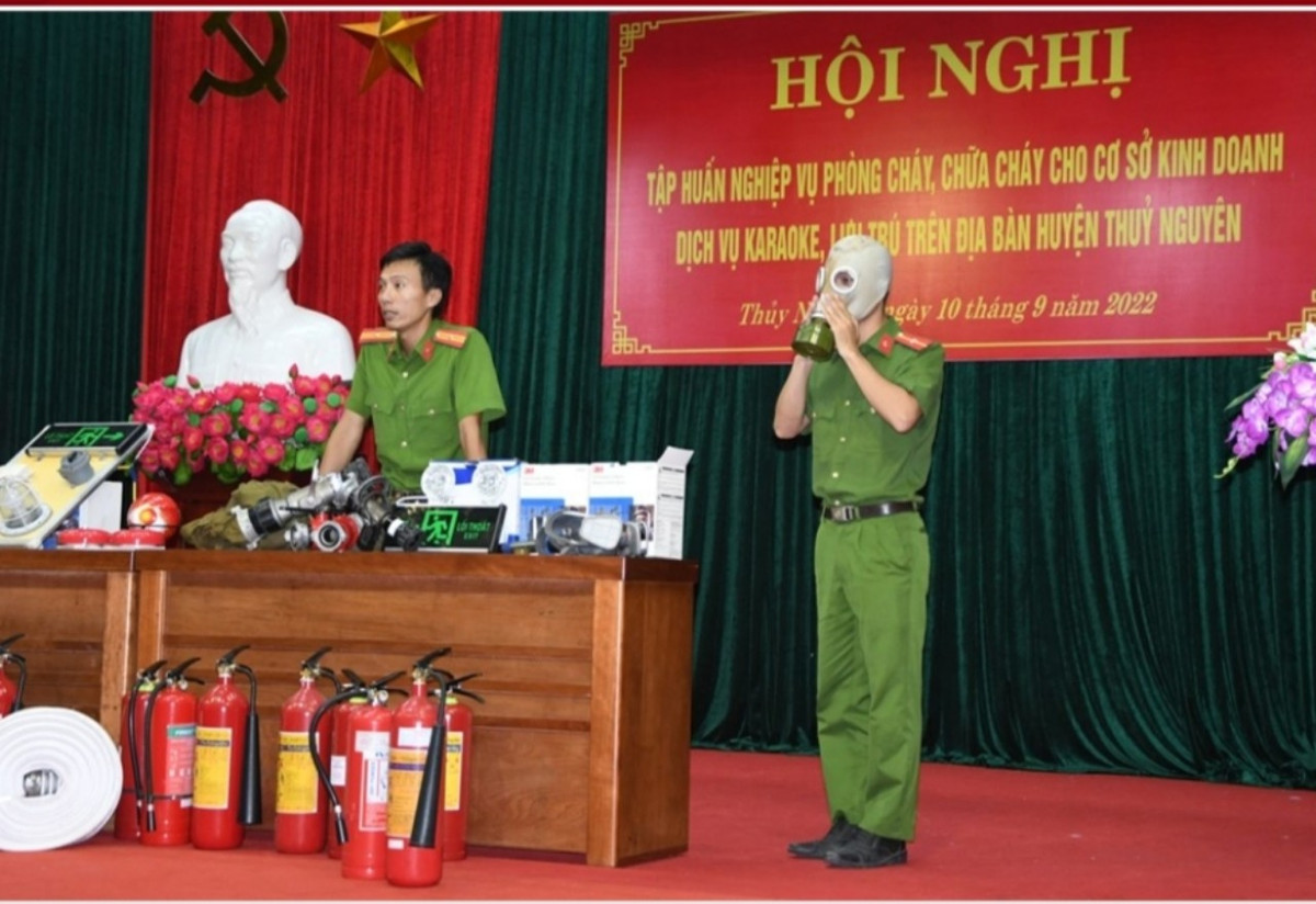Hai Phong: Tap huan PCCC cho hang tram quan karaoke va co so luu tru