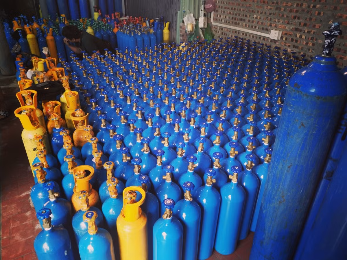 Hai Phong: Dang truy tim chu so huu cua hang nghin binh chua “khi sung suong“