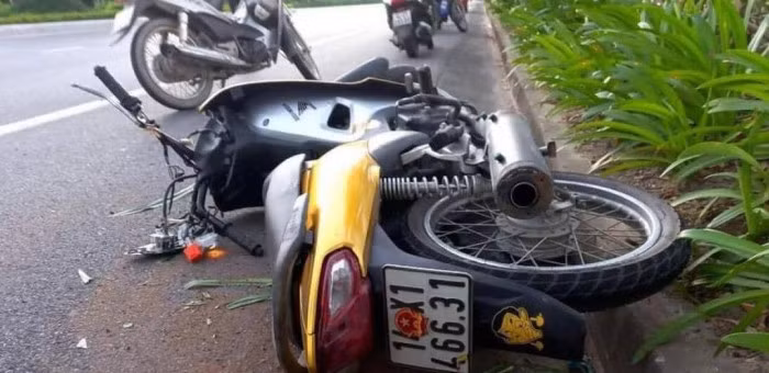 Quang Ninh: Phat hien nam thanh nien tu vong canh xe may o ven duong