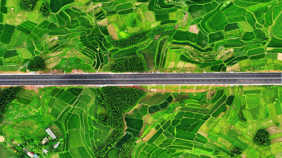 Dep ngo ngang cao toc nghin ty nhin tu tren cao-Hinh-3