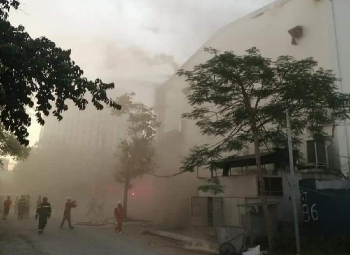 Quán bar lớn nhất Hải Phòng bốc cháy ngùn ngụt Quan bar lon nhat Hai Phong boc chay ngun ngut