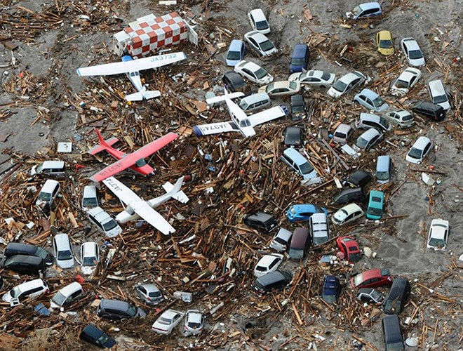 Năm 1995, một trận động đất mạnh 6,8 độ richter xảy ra tại Kobe, Nhật Bản đã khiến 6.434 người thiệt mạng, và ước tính thiệt hại về tài sản lên tới 100 tỷ USD.