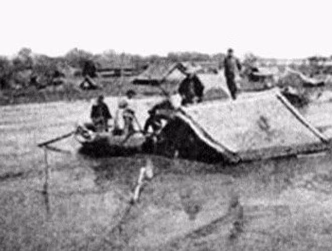 Tháng 8/1975, bão Nina bất ngờ đổ bộ vào Trung Quốc với sức mạnh khủng khiếp, gây ra trận lụt làm vỡ đập liên hoàn khắp đất nước. Thảm họa này đã cướp đi sinh mạng của 231.000 người