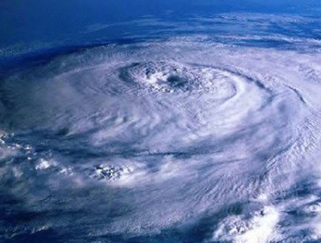 Năm 1839, trận xoáy lốc lớn đã gây ra làn sóng thủy triều cao 12m ở Ấn Độ, phá hủy thành phố cảng Coringa với số lượng người tử vong lên đến hơn 300.000 người.