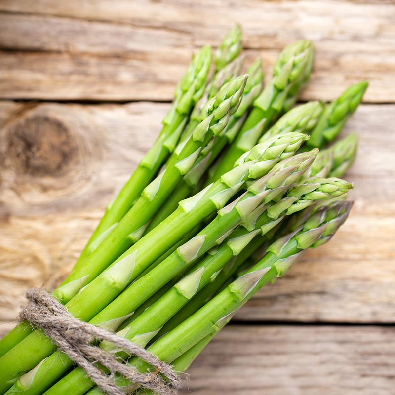 Măng tây rất giàu chất xơ và có hàm lượng vitamin B6, canxi, kẽm và magiê..