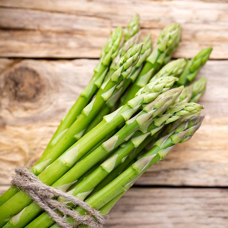 Măng tây rất giàu chất xơ và có hàm lượng vitamin B6, canxi, kẽm và magiê..