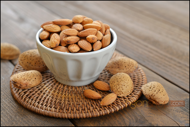 Quả hạnh giàu vitamin E, đồng, magiê, và protein và các acid béo chưa bão hòa rất tốt cho sức khỏe. Quả hạnh còn có khả năng phòng chống các bệnh tim mạch, giảm nguy cơ mắc ung thư và giúp kéo dài tuổi thọ.