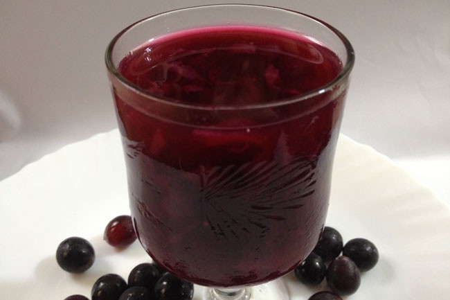 Nho: Theo các nghiên cứu, nước ép nho giúp giảm đáng kể các tổn thương do ung thư đại tràng gây ra. Nước ép nho chứa limonene, một loại hóa chất thực vật giúp phân rã các chất gây ung thư, nhờ đó ngăn ngừa ung thư; đồng thời chứa monoterpene, một chất giúp đào thải các nhân tố gây ung thư ra khỏi cơ thể./.