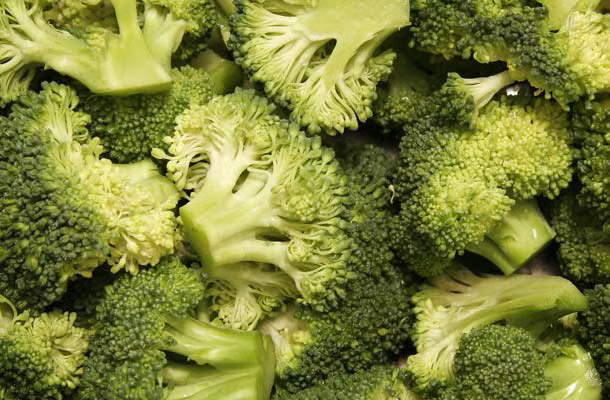 Bông cải xanh: Bông cải xanh chứa indole-3-carbinol, một chất chống oxy hóa làm phân rã estrogen và thúc đẩy miễn dịch chống lại và phòng ngừa ung thư vú, ung thư cổ tử cung và ung thư buồng trứng.