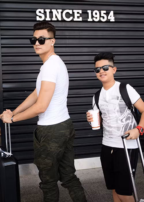 Dù tuổi cách xa nhau nhưng Quốc Thái và anh trai Vĩnh Thụy rất thân thiết với nhau.