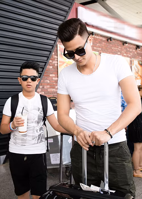 Em trai Vĩnh Thụy tên thật là Ngô Quốc Thái, tên ở nhà là Kaka. Năm nay, cậu nhóc đã lên 12 tuổi.