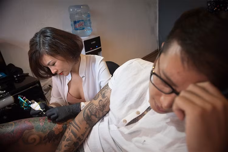 Tan muc than hinh kieu nu nhieu hinh xam nhat nhi Viet Nam-Hinh-13