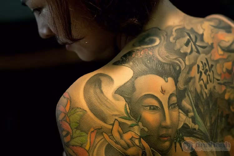 Tan muc than hinh kieu nu nhieu hinh xam nhat nhi Viet Nam