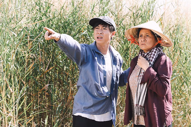 Ho Viet Trung bi dam chay mau mui tren phim truong-Hinh-10