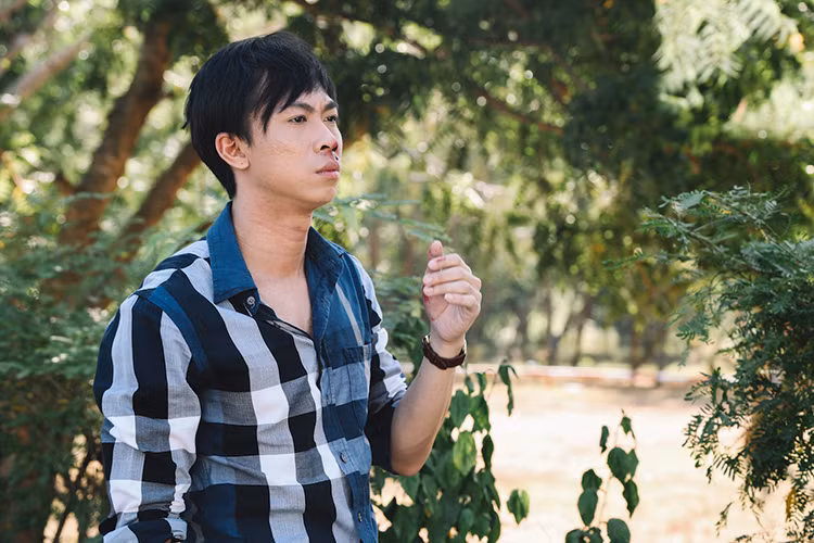 Ho Viet Trung bi dam chay mau mui tren phim truong-Hinh-2