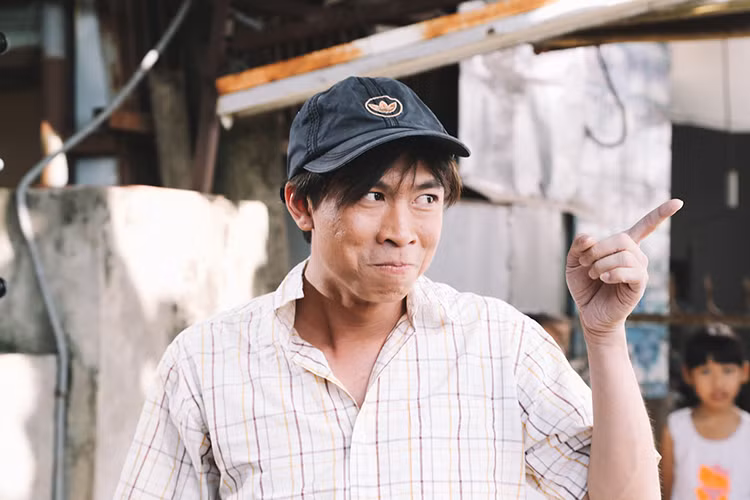 Ho Viet Trung bi dam chay mau mui tren phim truong-Hinh-4